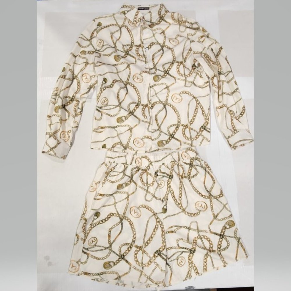 SHEIN SXY Chain Print Blouson Sleeve Blouse & Slant Pockets Shorts